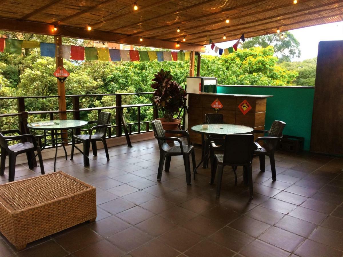 Casa Kiwi Hostel Medellín Esterno foto